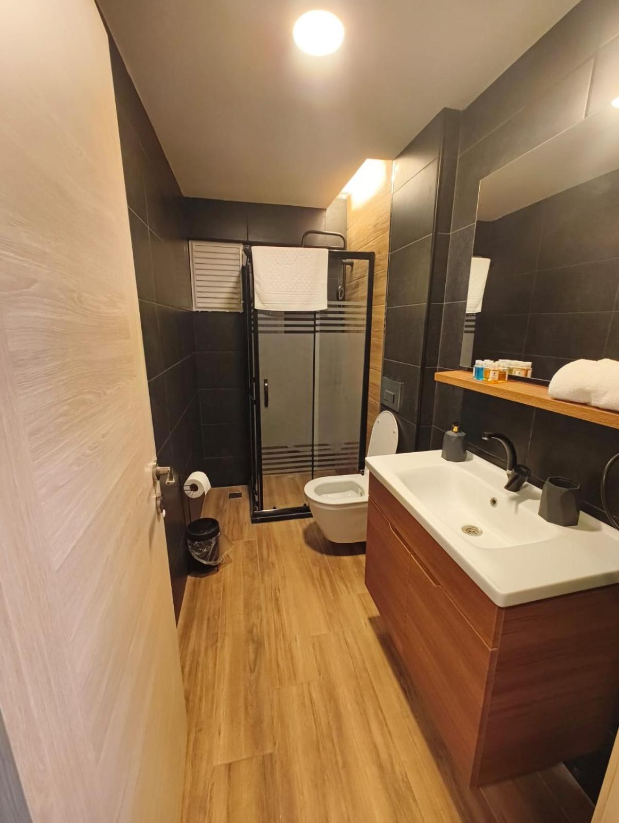 Majestik Otel *